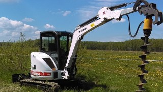Аренда экскаватора погрузчика с ямобуром в Пугачёв цена от 1587 руб